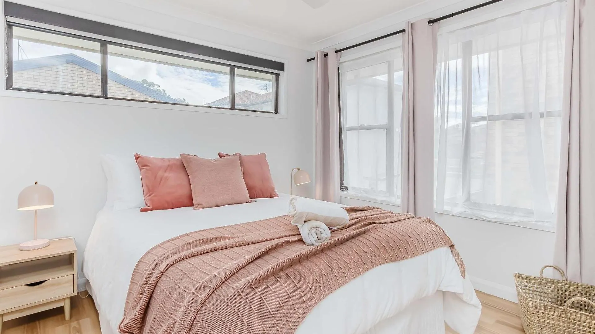 Upper Lvl Boyd-3 Bedroom Sunny Coastal Tweed Heads